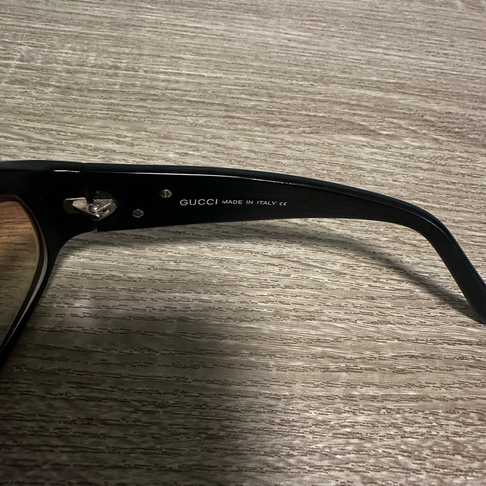 💯Authentic Gucci Black/Gold-tone  Sunglasses-Vintage but in great used condition - Picture 7 of 10